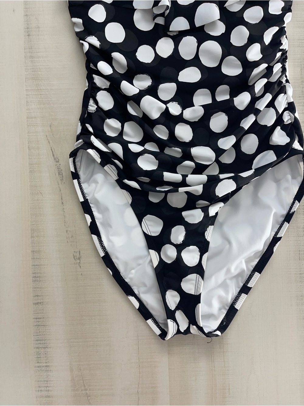 LA BLANCA women’s meet me in Ibiza polka dot runched slimming black white 8 - Picture 3 of 7